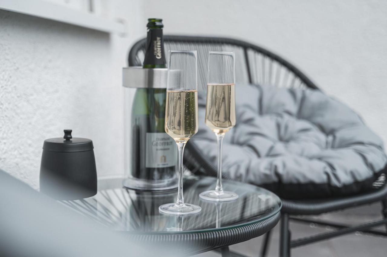 Premium Wohlfuehloase Sinsheim - Business & Privat - Netflix & Disneyplus - Tg - Balkon Ngoại thất bức ảnh